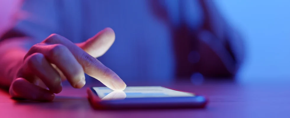 13-year-old girl left with horrific burns on her neck after using her cellphone while it was charging